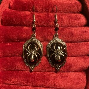 Spider frame earrings