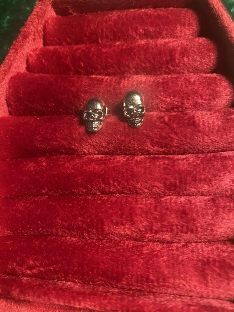 Skull earrings