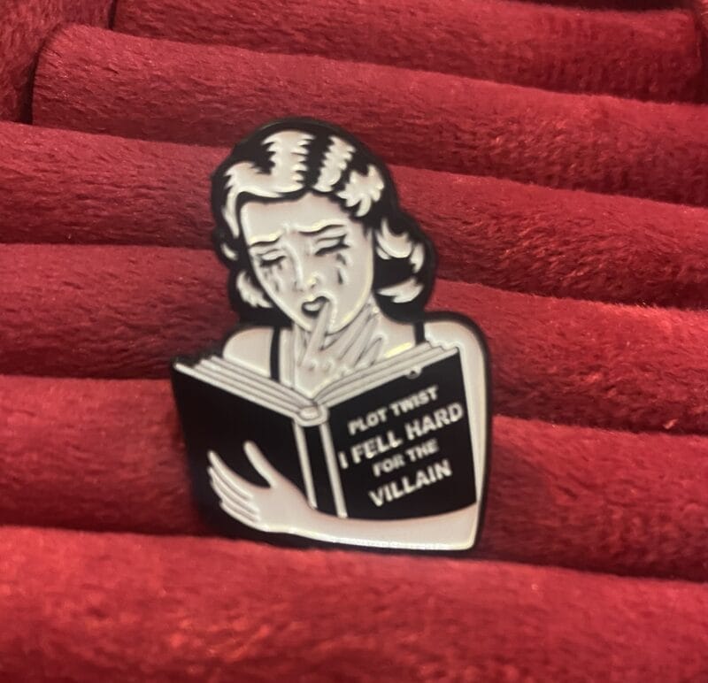 Fell  for the Villain Pin
